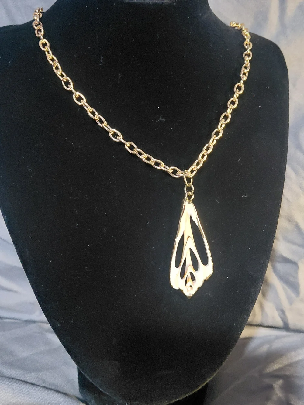Gold Tone Drop Pendant Chain Necklace - Women Jewelry